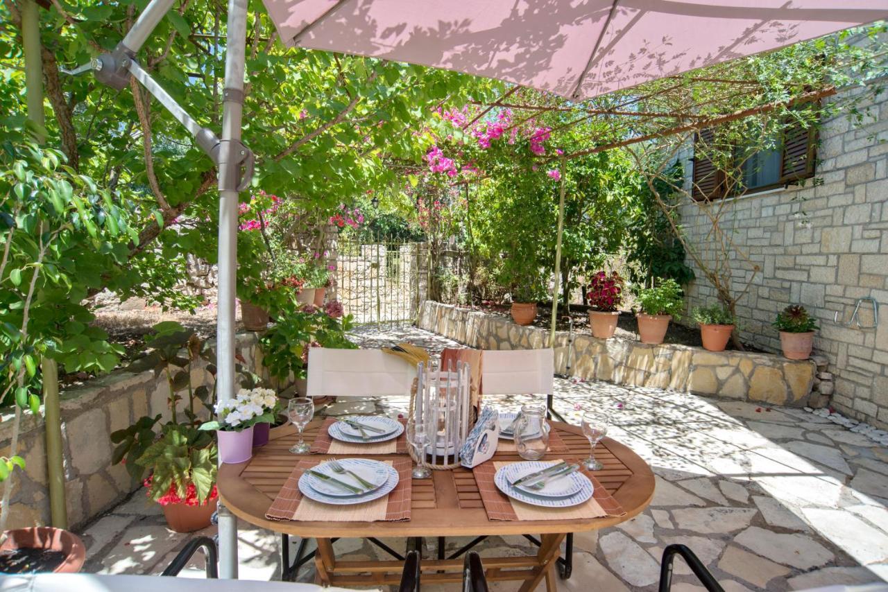Villa Kiki Paxos Ozias Гайос Екстериор снимка